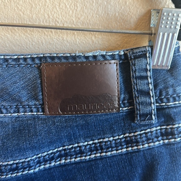 Maurices Jeans Size 13/14 Long Medium To Dark Blue Wash Fading Double Button - Picture 5 of 13